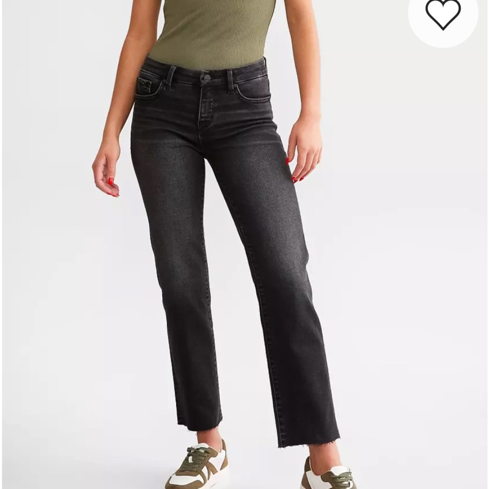 Buckle Women's Straight Leg Jeans in Black Wash